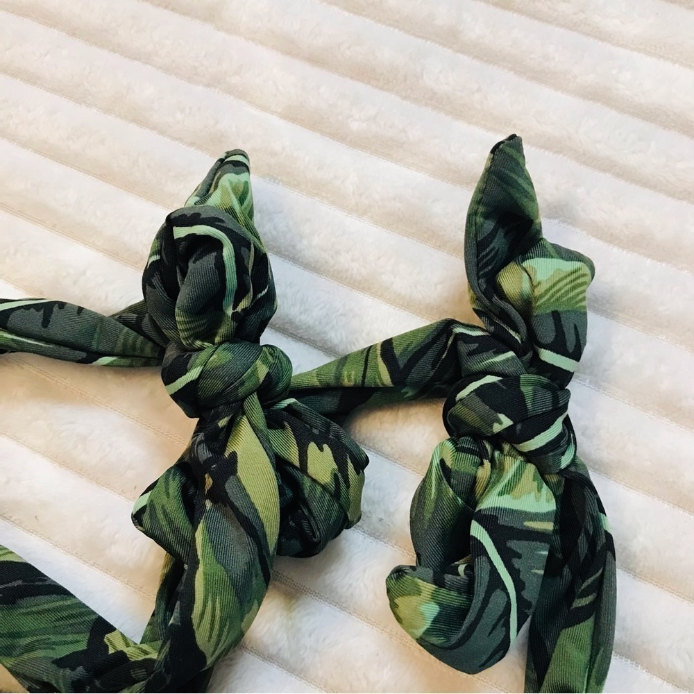 Nwt Under Protection Bianca Bikini Bandeau Swimsuit Top Green Leaf Print Size Xs — image 6 of 8
